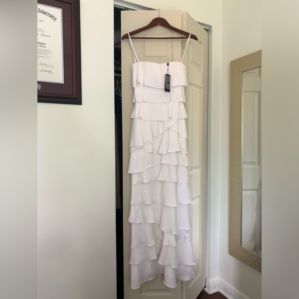 BCBG MAXZARIA WHITE DRESS